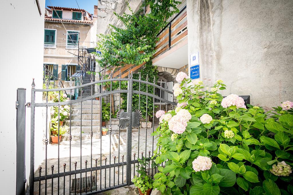 Apartments Sara Hvar Town Eksteriør billede